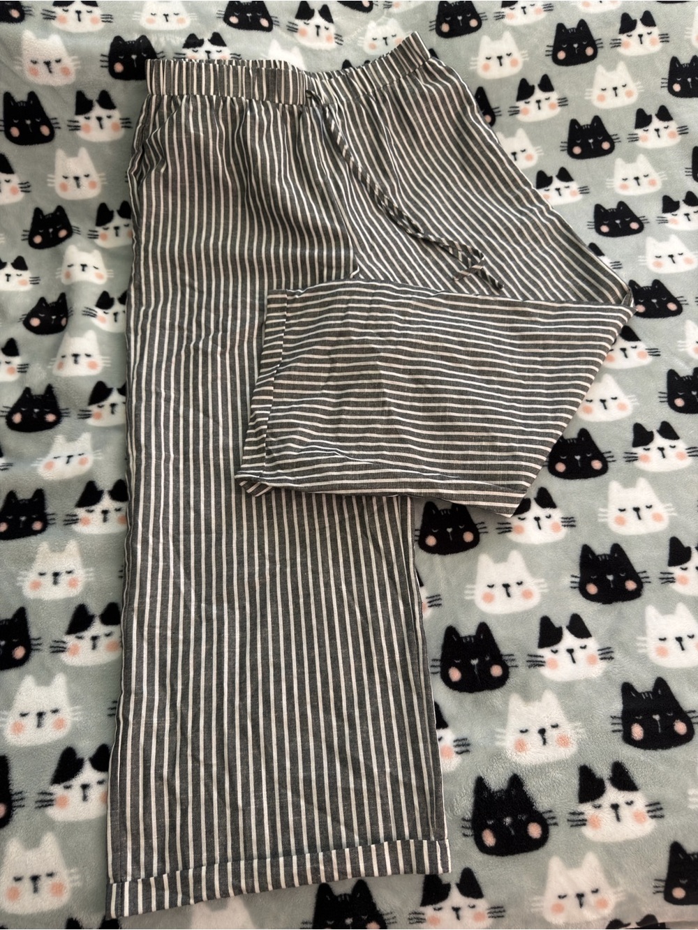 SHEIN Black & White Striped Drawstring Pants